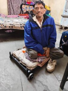 В Индии нищий с рынка оказался успешным бизнесменом. Мужчина годами сидел на базаре, собирал милостыню, а деньги вкладыв