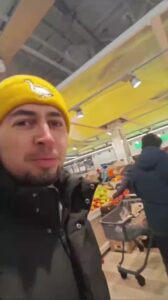 Огурцы обогнали тропические фрукты по цене. В российских супермаркетах личи из Мадагаскара продаются дешевле подмосковны