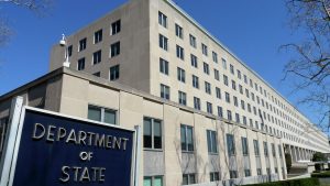Госдеп: США аннулировали более 100 тысяч виз, выданных преступникам