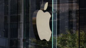 Counterpoint Research: Apple обогнала Samsung по продажам смартфонов в 2025 году