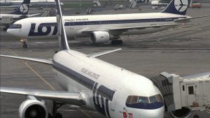 Украинка не смогла вылететь из Варшавы в Цюрих из-за слова бомба на лбу