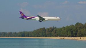 Аэропорт Пхукета опроверг данные о пострадавших из-за ямы при посадке самолета