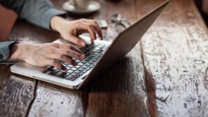 Politico: Франция запретит чиновникам использовать Google Meet и Zoom