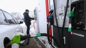 «ОМТ-Консалт»: на АЗС чаще всего покупают сигареты, кондитерские изделия и чай