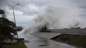 Губернатор Нью-Йорка Хокул ввела в штате режим ЧП на фоне надвигающегося шторма