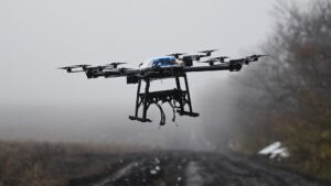 Дрон ВСУ атаковал автомобиль в Белгородской области, пострадал мужчина