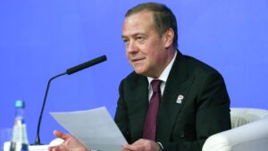 Newsweek: заявления Медведева говорят о том, что РФ ждет ответа от США по ДСНВ