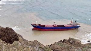 На севшем на мель в Темрюкском районе Кубани судне никто не пострадал