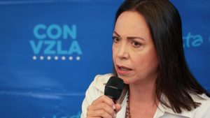 Левитт: Трамп не изменил позицию по поводу поддержки Мачадо в Венесуэле