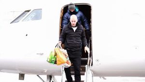 ФСБ показала видео возвращения баскетболиста Касаткина в Россию