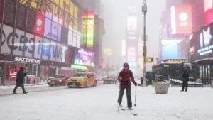 РИА Новости: жители Нью-Йорка встали на лыжи и чувствуют себя в Сибири