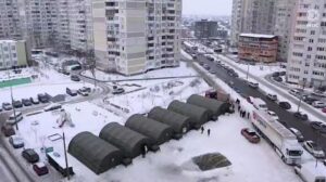 В Киеве на Троещине будут рыть туалеты, если в многоэтажках замерзнут трубы