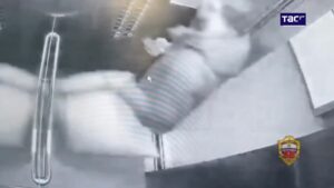 В Москве уборщица с мужем украли 7,4 млн рублей и укатили в Питер. Пара нашла наличные деньги в квартире, в которой убир