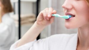 РИА Новости: зубы необходимо чистить два раза в день