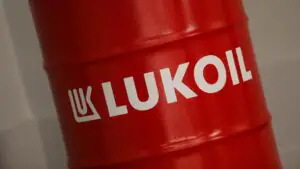 Reuters: TotalEnergies купила принадлежавшие «Лукойлу» акции НПЗ в Нидерландах