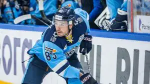 Нападающий «Сибири» Бек установил рекорд КХЛ по числу очков в одном матче