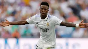 «Реал» обыграл «Бенфику» и вышел в 1/8 финала Лиги чемпионов