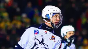 Хет-трик Коняева помог «Кузбассу» обыграть «Динамо» в матче ЧР по бенди