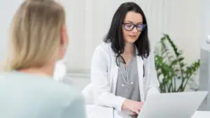 РИА Новости: на проблемы с сердцем могут указывать недомогание и слабость