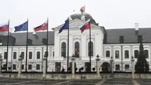 Политик Слота: антироссийские санкции ухудшают благосостояние европейцев