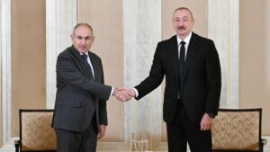 В Абу-Даби проходит встреча Алиева и Пашиняна в расширенном составе
