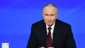 Путин поручил правительству проанализировать востребованность ясельных групп