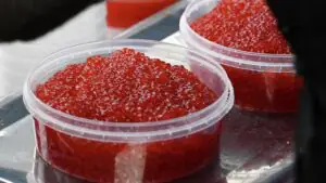 РИА Новости: врач Тарасова посоветовала есть одну-две чайные ложки икры в день