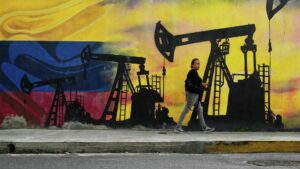 Китай отказался от закупок венесуэльской нефти из-за действий США