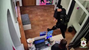 Жителя Нижегородской области задержали за угрозы сотруднице магазина ножом