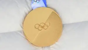 Итальянские шорт-трекисты завоевали золото в смешанной эстафете на Олимпиаде