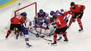 Хоккеисты сборной США обыграли канадцев и стали олимпийскими чемпионами