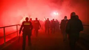 RTV: в Нидерландах протест против центра для беженцев перерос в беспорядки