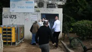 Мэрия: жители Хайфы сидят в убежищах из-за ракетных атак Ирана