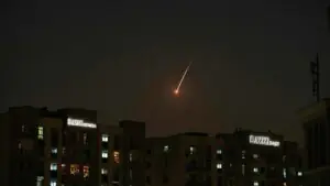 ОАЭ успешно отразили третью за день волну иранских ракет и беспилотников