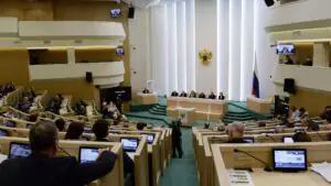 Совфед одобрил запрет на выдачу иностранцев, служащих по контракту в ВС РФ