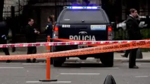 В Аргентине ученик открыл стрельбу в школе, погиб ребенок, двое ранены