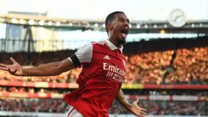 «Арсенал» в большинстве обыграл «Челси» в матче чемпионата Англии по футболу