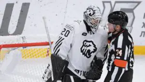 Вратарь «Трактора» Мыльников выбыл до конца сезона КХЛ из-за травмы