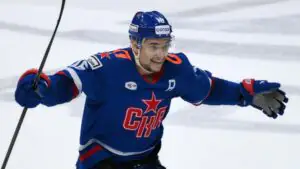 Хет-трик Плотникова помог СКА обыграть «Барыс» в матче КХЛ