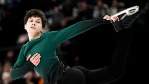 Иван Попов начал тренировки в академии Плющенко