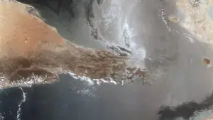 Резаи: торговля через Ормузский пролив невозможна до последующего уведомления