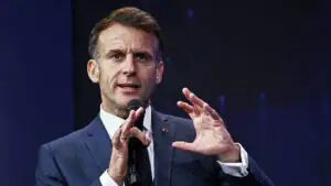 Коротченко: Франция хочет заменить американский ядерный «зонтик» на свой