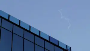 ERR: здание, где расположено посольство Эстонии в Абу-Даби, повреждено