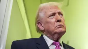 Трамп: США и Иран достигли прогресса в переговорах по завершению операции