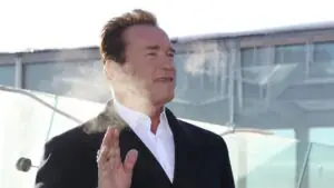 Шварценеггер получил почетную докторскую степень в Ольстерском университете