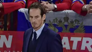 Тренера сборной Швейцарии Фишера уволили за подделку справки о вакцинации