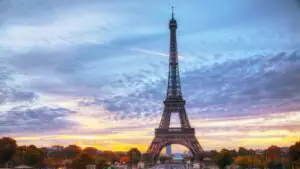 РИА Новости: Моро обвинил правящие круги Франции в посредственности