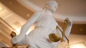 РИА Новости: десятки российских судей лишились мантий из-за связей с коррупцией