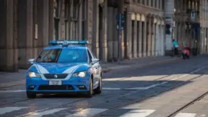 РИА Новости: сиделка пыталась убить пожилую итальянку зарядкой от телефона