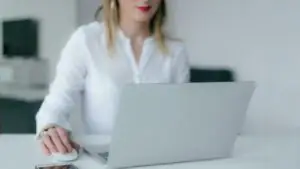 Hh.ru: 17% россиян готовы к собеседованию с нейросетью без участия рекрутера